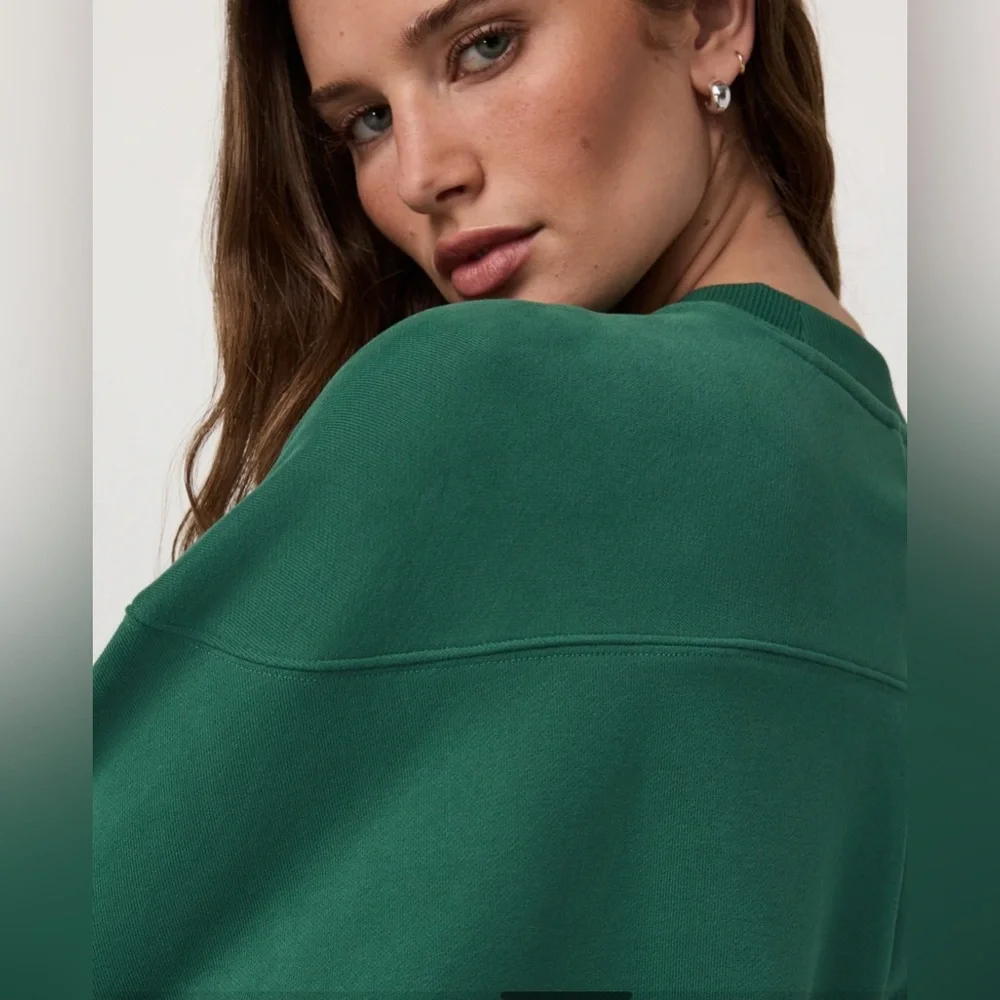 Vuori Sedona Weekender Crew Sweatshirt in Viridian green - Picture 2 of 7